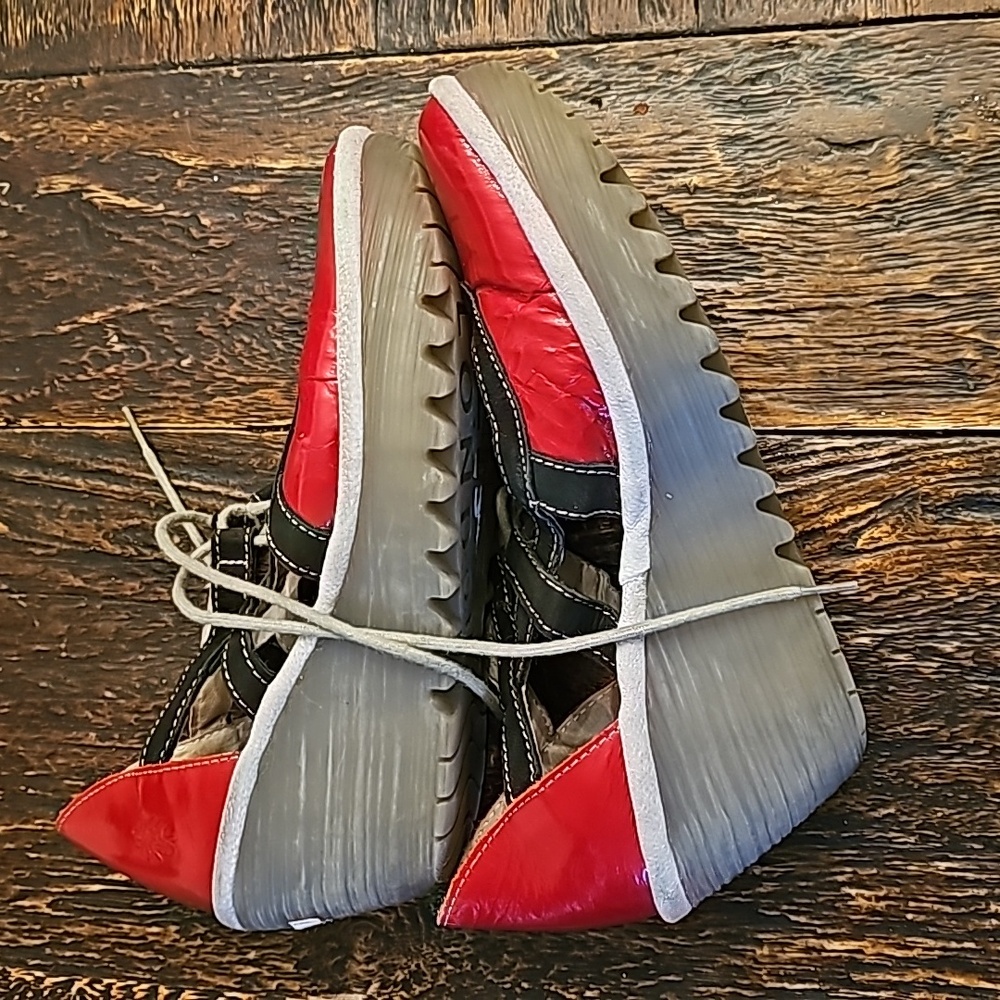 Yett Fly London red pumps 36 or 6 EUC - Picture 5 of 6
